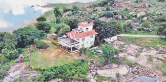 Bulldozers Towards Himayatsagar, Bulldozers, Farmhouses Of Celebrities, Himayatsagar, HYDRA, HYDRA Continues Demolition, Hydra List, Latest Hydra News, Hydra Live Updates, Hyderabad, Illegal Contructions, Hyderabad Live Updates, Latest Hyderabad News, Telangana, TS Politics, TS Live Updates, Political News, Mango News, Mango News Telugu