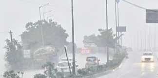 Heavy Rains In Telangana, AP Weather Report, IMD, Rain Alert, Rains, Rais In Telangana, Rains In Telangana, Alert For Telangana, Yellow Alert, Rain Alert Telangana, Telangana Weather Forecast, Weather Today, Heavy Rains For Another Three Days, Heavy Rains, Heavy Rains In Telangana, Weather Report, Red Alert In Hyderabad, TS Live Updates, Political News, Mango News, Mango News Telugu