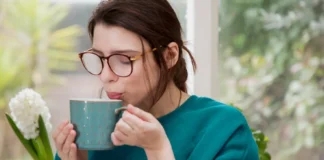 Hot Water Should Not Be Drunk, Some Disadvantages Of Drinking Too Much Hot Water, Drinking Hot Water, Benefits Of Drinking Hot Water, Warm Water, Hot Water Health Benefits And Risks, Hot Water, Risks Of Drinking Hot Water, Should Not Drink Hot Water, Cold Water, Health News, Health Tips, Healthy Food, Healthy Diet, Fitness, Mango News, Mango News Telugu