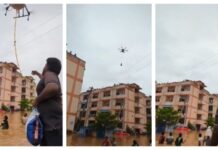 విజయవాడలో వరద బాధితుల కష్టాలు.. పాల ప్యాకెట్ రూ.150, వాటర్ బాటిల్ రూ.100 The Hardships Of The Flood Victims In Vijayawada A Packet Of Milk Is Rs 150 And A Bottle Of Water Is Rs 100, A Packet Of Milk Is Rs.150, A Bottle Of Water Is Rs.100, CM Chandra Babu, Floods In AP, Food, Milk, The Hardships Of The Flood Victims In Vijayawada, Vijayawada Floods, The Hardships Of The Flood, Flood Victims, Rain Alert, Officials Have Been Alerted, Heavy Rain Are Falling Across AP, Heavy Rain In AP, Weather Report, Red Alert, AP, Heavy Rain, Andhra Pradesh, AP Rains, AP Live Updates, Political News, Mango News, Mango News Telugu