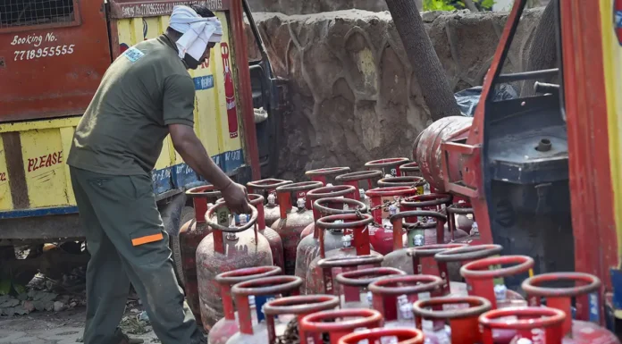 పెరిగిన వంట గ్యాస్ ధరలు… Rising Cooking Gas Prices, Gas Prices, Cooking Gas, Rising Cooking Gas, Gas Rates Reduced, LPG Gas Price Hike, LPG Gas, LPG Gas Increased, Gas, Cooking Gas Increased, Cooking Gas News, Modi, India, BJP, Congress, Live Updates, Breaking News, Headlines, Live News, Mango News, Mango News Telugu