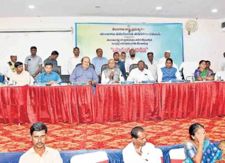 Comprehensive Family Household Survey From November 6, Telangana Caste Survey, Comprehensive National Nutrition Survey, Format With 54 Points..Report In 60 Days, Revanth Reddy, Telangana Govt, Family Household Survey, Household Survey From November 6, Comprehensive Family Survey, Hyderabad, Hyderabad Live Updates, Latest Hyderabad News, Telangana, TS Politics, TS Live Updates, Political News, Mango News, Mango News Telugu