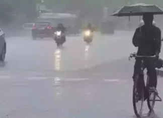 AP Is Under Threat Of Cyclone Once Again, Cyclone, AP Is Under Threat Of Cyclone, IMD, IMD Alert, Heavy Rains, Rayalaseema, South Coast, Rain Alert, Heavy Rain In AP, Weather Report, AP, Heavy Rain, Andhra Pradesh, AP Rains, AP Live Updates, Political News, Mango News, Mango News Telugu