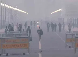 Air Quality Falling In Delhi, Air Quality, Delhi Air Quality, Commission For Air Quality Management, Delhi Pollution, Delhi Pollution Control Committee, Air Pollution In Delhi, Delhi Air Pollution Increasing, Day By Day Delhi Pollution Increasing, Air Pollution In Delhi Is Increasing, AQI, Delhi Air Pollution, Delhi Pollution, Pollution, Delhi, Delhi Live Updates, Delhi Politics, National News, India, Congress, BJP, PM Modi, Live Updates, Breaking News, Live News, Mango News, Mango News Telugu
