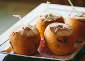 Do Not Make These Mistakes While Drinking Coconut Water, Coconut Water Is Good For Health, Drinking Coconut Water, Mistakes While Drinking Coconut Water, Healthy Ways Of Drinking Water, Health Benefits And Risks Of Coconut Water, Common Mistakes While Coconut Drinking Water, Benefits Of Drinking Coconut Water, Advantages of Drinking Coconut Water, Health, Health News, Health Tips, Healthy Food, Healthy Diet, Fitness, Mango News, Mango News Telugu