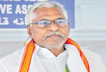 Priority Is Given To Those Who Have Changed Parties MLC Jeevan Reddy, Priority To Who Have Changed Parties, Parties Changed, Congress, Jagtial MLA Dr Sanjay Kumar, Jeevan Reddy, Revanth Reddy, Telangana, Hyderabad Live Updates, Latest Hyderabad News, Telangana, TS Politics, TS Live Updates, Political News, Mango News, Mango News Telugu