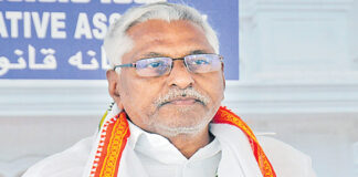 Priority Is Given To Those Who Have Changed Parties MLC Jeevan Reddy, Priority To Who Have Changed Parties, Parties Changed, Congress, Jagtial MLA Dr Sanjay Kumar, Jeevan Reddy, Revanth Reddy, Telangana, Hyderabad Live Updates, Latest Hyderabad News, Telangana, TS Politics, TS Live Updates, Political News, Mango News, Mango News Telugu