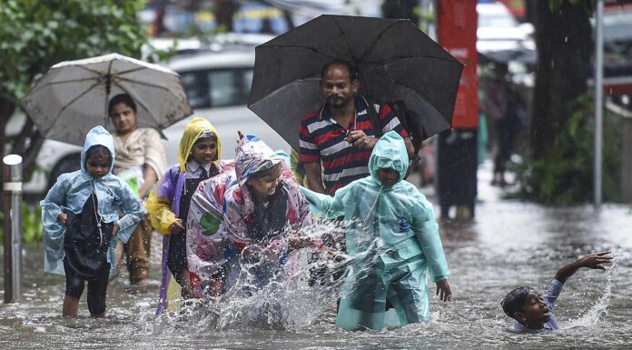 Rains Again In Telangana, IMD Alert, IMD Alert For 10 States, Rains In Telangana, Heavy Rains, Telangana Rain Updates, Weather Updates, Rains, IMD, Rain Alert, Rains In Telangana, Alert For Telangana, Rain Alert Telangana, Telangana Weather Forecast, Weather Today, Heavy Rains For Another Three Days, Heavy Rains, Heavy Rains In Telangana, Weather Report, TS Live Updates, Political News, Mango News, Mango News Telugu