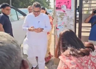 Tina Dabi Is The Collector Who Bowed Five Times In Seven Seconds, Collector Who Bowed Five Times In Seven Seconds, Collector Who Bowed Five Times, Collector Bowed, Tina Dabi Bowed Five Times, Collector Tina Dabi, Satish Poonia, Tina Dabi Is The Collector Who Put The Crooked Sticks, National News, India, Congress, BJP, PM Modi, Live Updates, Breaking News, Live News, Mango News, Mango News Telugu