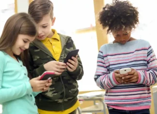 Australia Has Proposed Introducing A Law To Curb The Influence Of Social Media On Children Under The Age Of 16, Influence Of Social Media, Law To Curb The Influence Of Social Media, Social Media, Social Media Ban In Australia, Australia Ban Social Media, Australia Government, Influence Of Social Media On Children Under The Age Of 16, Social Media Ban, Social Media Addiction, Australia, Australia News, Latest Australia New, National News, International News, Live Updates, Breaking News, Headlines, Live News, Mango News, Mango News Telugu