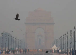 Orange Alert For Delhi, CPCB, Delhi Pollution, Dense Fog, GRAP, IMD, Orange Alert For Delhi, Fog Covered Delhi, Thick Smog, Visibility Dropped To Zero, Delhi Fog, Fog Report Delhi, Air Pollution In Delhi Is Increasing, AQI, Delhi Air Pollution, Delhi Pollution, Pollution, Delhi, Delhi Live Updates, Delhi Politics, National News, India, Congress, BJP, PM Modi, Live Updates, Breaking News, Live News, Mango News, Mango News Telugu