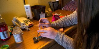 Life Threatening Painkiller: The Drug Shaking America, The Drug Shaking America, Life Threatening Painkiller, Painkiller Shaking America, A Life Killing Pain Killer, America, Fentanyl Pain Killer, The Drug That Makes America Tremble, New York, America, USA, America News, America Live Updates, National News, International News, Live Updates, Breaking News, Headlines, Live News, Mango News, Mango News Telugu