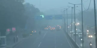 Changes In Timings Of Offices In Delhi, Changes In Timings, Timings Of Offices In Delhi, Offices In Delhi, Air Quality Index, Central Pollution Control Board, Delhi Air Pollution, Fog Covered Delhi, Thick Smog, Visibility Dropped To Zero, Delhi, Delhi Live Updates, Delhi Politics, National News, India, Congress, BJP, PM Modi, Live Updates, Breaking News, Live News, Mango News, Mango News Telugu