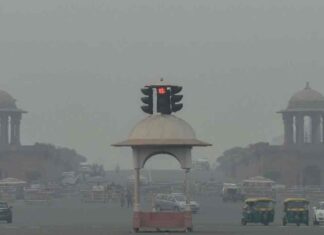 Fog Covered Delhi Visibility Dropped To Zero, Delhi Visibility Dropped To Zero, Air Pollution, Air Quality Index, Central Pollution Control Board, Fog Covered Delhi, Thick Smog, Visibility Dropped To Zero, Delhi Fog, Fog Report Delhi, Air Pollution In Delhi Is Increasing, AQI, Delhi Air Pollution, Delhi Pollution, Pollution, Delhi, Delhi Live Updates, Delhi Politics, National News, India, Congress, BJP, PM Modi, Live Updates, Breaking News, Live News, Mango News, Mango News Telugu