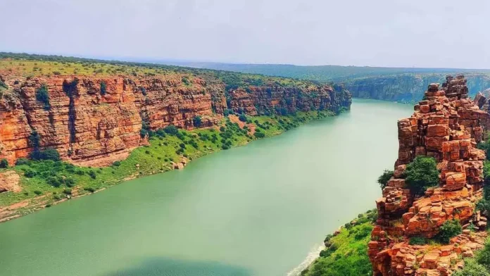 Centre Approves Rs 77.91 Crore For Development Of Gandikota, Development Of Gandikota, Gandi Kota AP, Gandi Kota Development, AP Tourism Development, Centre Releases Funds To Gandikota, Gandikota Development, AP Tourism, CM Chandrababu, Andhra Pradesh, AP Live Updates, Live Updates, Breaking News, Headlines, Live News, Mango News, Mango News Telugu