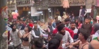 Reels In Public Wearing A Bra People Are Crushed, Reels In Public, Wearing A Bra For Reels, People Are Crushed, 2024 Viral Videos, Reels In Public Wearing A Bra, Social Media Tread, Viral Video, Public Reels, Social Media, Social Media Reels, India, Live Updates, Breaking News, Headlines, Live News, Mango News, Mango News Telugu