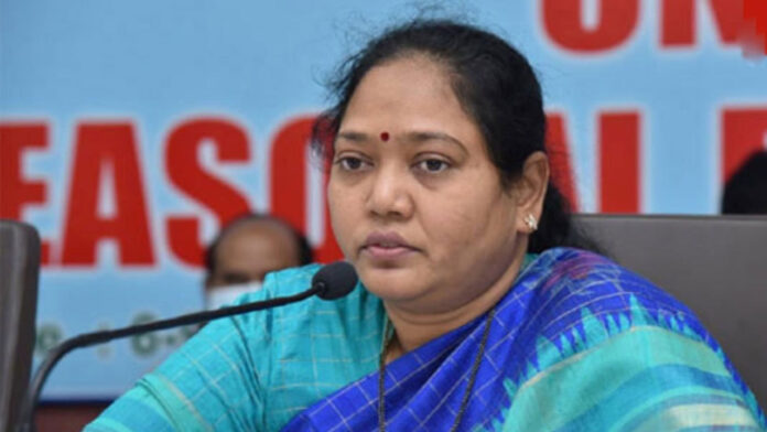 Good Bye To YCP, Sucharita Good Bye To YCP, Mekathoti Sucharita Jioned In TDP, Good Bye, Jagan Mohan Reddy, Jana Sena, Mekathoti Sucharita, TDP, YCP, CM Chandrababu, Andhra Pradesh, AP Live Updates, Live Updates, Breaking News, Headlines, Live News, Mango News, Mango News Telugu