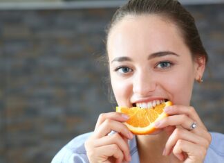 Can You Eat Oranges In Winter What Do Doctors Say, Can You Eat Oranges In Winter, What Do Doctors Say, Eat Oranges In Winter, Doctors, Eat Oranges, Oranges During Winter, Having Oranges In Winter, Health Benefits of Eating Oranges, Myths Around Oranges, Eat An Orange Every Day, Oranges Health Benefits, Health, Health Tips, Healthy Food, Healthy Diet, Fitness, Mango News, Mango News Telugu