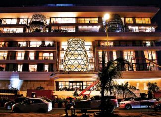 Isha Ambani Sells Lavish Beverly Hills Mansion To Hollywood Stars Jennifer Lopez Ben Affleck In A Record Deal, Isha Ambani Sells Lavish Beverly Hills Mansion, Jennifer Lopez Bought Isha Ambani House, Isha Ambani Beverly Hills Mansion, Isha Ambani Business Ventures, Jennifer Lopez And Ben Affleck House Deal, Luxury Real Estate In Hollywood, Reliance Retail Leadership, Isha Ambani House, Hollywood Stars, Jennifer Lopez, Hollywood, Live Updates, Breaking News, Live News, Mango News, Mango News Telugu