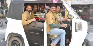 KTR Drives An Auto BRS MLAs Unique Protest At Telangana Assembly