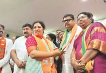 అడారి ఆనంద్ కుమార్ బీజేపీలో చేరిక వెనుక ఆ నేతే ఉన్నారా? Is That Leader Behind Adari Anand Kumar Joining The BJP, BJP Leader Behind Adari Anand Kumar, Adari Anand Kumar Joining The BJP, Adari Anand Kumar, Adari Anand Kumar joining the BJP, CM Chandrababu, CM Ramesh, TDP, Vangalapudi Anitha, Andhra Pradesh, AP Live Updates, AP Politics, Political News, Live Updates, Breaking News, Headlines, Live News, Mango News, Mango News Telugu