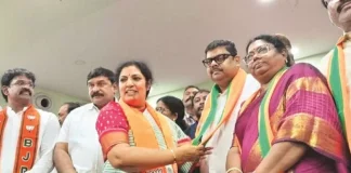 Is That Leader Behind Adari Anand Kumar Joining The BJP, BJP Leader Behind Adari Anand Kumar, Adari Anand Kumar Joining The BJP, Adari Anand Kumar, Adari Anand Kumar joining the BJP, CM Chandrababu, CM Ramesh, TDP, Vangalapudi Anitha, Andhra Pradesh, AP Live Updates, AP Politics, Political News, Live Updates, Breaking News, Headlines, Live News, Mango News, Mango News Telugu