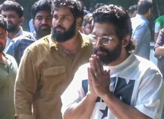 Sandhya Theater Stampede What Emerged In Allu Arjuns Interrogation, What Emerged In Allu Arjuns Interrogation, Allu Arjun Interrogation, Bouncer Antony Arrest, Police Investigation Update, Pushpa 2 Incident, Sandhya Theatre Tragedy, Movie Premiere Tragedy, Pushpa 2 Stampede, Sandhya Theater Issue, Sandhya Theatre Incident, Tollywood Benefit Shows Ban, Theater Premiere Tragedy, Pushpa 2 Controversy, Sandhya Theater, Allu Arjun, Pushpa 2 Movie, Pushpa 2 Latest News, Tollywood, Tollywood News, Tollywood Latest News, Tollywood Updates,Mango News, Mango News Telugu