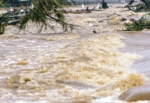 The Meteorological Department Has Warned Once Again, AP Weather, Heavy Rains, Light Rains, Rains, Alert For AP, IMD Weather Alerts, Rain Alert, IMD, IMD Alert, Officials Have Been Alerted, Heavy Rain Are Falling Across AP, Heavy Rain In AP, Weather Report, Red Alert, AP, Heavy Rain, Andhra Pradesh, AP Rains, AP Live Updates, Political News, Mango News, Mango News Telugu