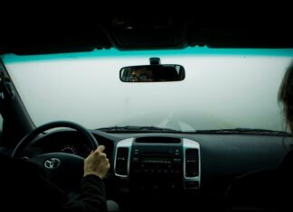 If You Have A Fogging Problem In Your Car Do This, If You Have A Fogging Problem, Fogging Problem In Your Car Do This, Fogging Problem, Car, Car Travel Problem, Travel, Car Fogging Problem, Have A Fogging Problem In Your Car, Traveling In The Winter, Winter Traveling, Traveling Tips, Tips For Traveling, Mango News, Mango News Telugu