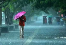 Heavy Rains To Continue In AP For Two More Days, Heavy Rains To Continue In AP, Two More Days Heavy Rains In AP, Rains Continue In AP, AP Weather, Heavy Rains, Light Rains, Rains, Alert For AP, IMD Weather Alerts, Rain Alert, IMD, IMD Alert, Officials Have Been Alerted, Heavy Rain Are Falling Across AP, Heavy Rain In AP, Weather Report, Red Alert, AP, Heavy Rain, Andhra Pradesh, AP Rains, AP Live Updates, Political News, Mango News, Mango News Telugu