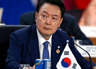 Public Outrage Over Martial Law South Korean President Yoon Suk Yeol Apologizes, Public Outrage, Martial Law, South Korean President, South Korean President Yoon Suk Yeol Apologizes, Suk Yeol Apologizes, Democratic Opposition Strength, Parliamentary Impeachment Vote, President Yoon Suk Yeol Apology, Public Backlash In South Korea, South Korea Martial Law Controversy, South Korea, South Korea Latest News, National News, International News, Live Updates, Breaking News, Live News, Mango News, Mango News Telugu