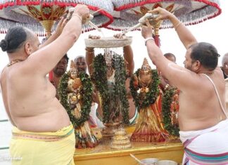 Srivari Snapana Thirumanjanam At Maha Kumbh Mela A Spiritual Spectacle On Ganga Banks, Srivari Snapana Thirumanjanam, Maha Kumbh Mela A Spiritual Spectacle On Ganga Banks, Devotee Services, Maha Kumbh Mela, Spiritual Celebrations, Srivari Rituals, TTD Events, Kumbh Mela, Kumbh Mela A Grand Festival, Maha Kumbh Mela Prayagraj 2025, Maha Kumbh Mela 2025,Ganga, Godavari, Kaveri, Prayagraj, Tungabhadra, Yamuna, India, National News, Live Updates, Breaking News, Headlines, Live News, Mango News, Mango News Telugu