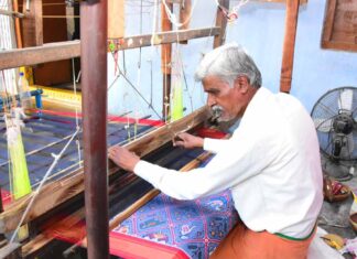 బ్రాండ్ : తెలంగాణ చేనేత ఉత్పత్తులకు ప్రత్యేక హ్యాండ్లూమ్ మార్క్ Telangana Handlooms Get A New Identity With Exclusive Handloom Mark,Brand Identity,Handloom Mark,Telangana Handlooms,Telangana Silk Sarees,Weavers Welfare,Mango News Telugu,Mango News,Handlooms,Telangana Handlooms,Telangana,Telangana News,Telangana Latest News,Abhaya Hastham Scheme,Telangana Abhaya Hastham Scheme,Telugu News,Cm Revanth Good News Handloom Workers Abhaya Hastam Scheme,Good News For Handloom Workers,Good News For Telangana Handloom Workers,Handloom Workers,Telangana Government,Handloom Telangana Abhayahasam,Telangana Govt Announces Guidelines For Of Handloom Abhaya Hastham Scheme,Telangana Handloom Abhaya Hastham Scheme,Handloom Marks,Telangana Govt Decided To Handloom Marks On To Handloom Products