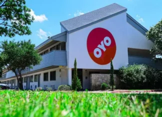 New Year Why Are Couples Queuing Up For Oyo Rooms, Couples Queuing Up For Oyo Rooms, Oyo Rooms Couples Que, Couples Queuing Up, New Year Oyo Bookings, New Year Oyo Record Bookings, Couple Destinations, New Year Celebrations, Oyo Rooms, Record Bookings, Youth Trends, 31St December Night, New Year, New Year 2025, Live Updates, Breaking News, Headlines, Live News, Mango News, Mango News Telugu