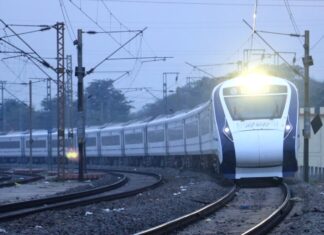 Are You Going To Sankranti This News Is For You,Are You Celebrating Sankranti,Secunderabad,Vande Bharat,Vande Bharat Express,Visakhapatnam,Sankranti,Sankranti 2025,Makar Sankranti 2025,Makar Sankranti 2025,Sankranti Festival,Sankranti Festival 2025,Sankranti Special Trains,Sankranti Special Trains,Secunderabad To Visakhapatnam Vande Bharat,4 Coaches Added To Vande Bharat Express To Vizag,Visakhapatnam Vande Bharat Train,Vande Bharat Train,Special Trains For Sankranti,Special Trains For Sankranti Festival,Vande Bharat Special Trains For Sankranti Festival,South Central Railway To Run Special Trains To AP,Sankranti Special Trains News,South Central Railway,Special Trains To AP,Sankranti Special Trains To AP,Mango News,Mango News Telugu