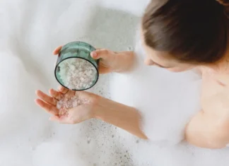 Once You Know The Benefits Of Rock Salt You Wont Give It Up, Benefits Of Rock Salt, Rock Salt, Rock Salt Benefits, Good To Take Salt Water Bath, Rock Salt Baths?, Salt In The Water, Salt Water Bath, Uses Of Rock Salt, Health, Health Tips, Healthy Food, Healthy Diet, Fitness, Mango News, Mango News Telugu