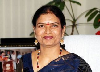 DK Arunas Take On Women In Politics Sacrifices And Opportunities, Politics Sacrifices And Opportunities, DK Arunas Take On Women, Women In Politics, BJP, DK Aruna, Politics, Women Leadership, Women Reservation Bill, Hyderabad, Hyderabad Live Updates, Latest Hyderabad News, Telangana, TS Politics, TS Live Updates, Political News, Mango News, Mango News Telugu