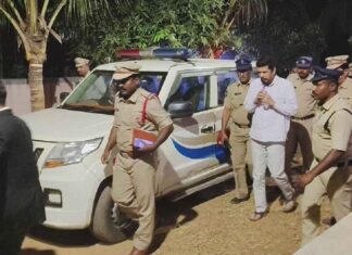 A Lesson For Every Politician Posani Krishna Murali, A Lesson For Every Politician, Politician Posani Krishna Murali, CM Chandrababu, Deputy CM Pawan Kalyan, Guntur Court, Political Party, Politician., Posani Krishna Murali, Andhra Pradesh, AP Live Updates, AP Politics, Political News, Live Updates, Breaking News, Headlines, Live News, Mango News, Mango News Telugu