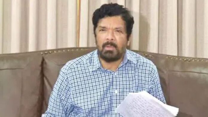 Polices Latest Weapon In Posani And Vamsi Case, Bhargav Reddy, Ponnavolu Sudhakar, Posani Krishna Murali, Posani Krishna Murali & Vallabhaneni Vamsi, Sajjala Ramakrishna Reddy, Vallabhaneni Vamsi, Andhra Pradesh, AP Live Updates, AP Politics, Telangana, TS Live Updates, Political News, Live Updates, Breaking News, Headlines, Live News, Mango News, Mango News Telugu