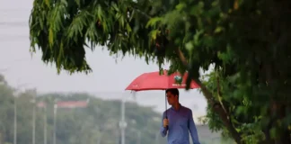AP Residents Are Suffocating From The Sun And Hot Winds, Sun And Hot Winds, Hot Winds In AP, Andhra Pradesh Weather, Andhra Pradesh Weather Today Temperatures, Suffocating From The Sun And Hot Winds, Heat, Rising Temperatures, Summer, Weather Report, Heat, Heatwaves, IMD, Andhra Pradesh, AP Live Updates, AP Politics, Telangana, TS Live Updates, Political News, Live Updates, Breaking News, Headlines, Live News, Mango News, Mango News Telugu