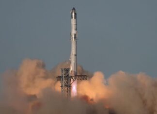 Huge Setback For SpaceX Rocket Explodes Shortly After Launch, Huge Setback, SpaceX Rocket Setback, Elan Musk, Huge Setback For Spacex, Karebian See, Rocket Explodes Shortly After Launch, SpaceX, SpaceX Blasting, America, USA, America News, America Live Updates, National News, International News, Live Updates, Breaking News, Headlines, Live News, Mango News, Mango News Telugu