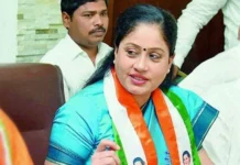 Vijayashanti Eyes Political Comeback Seeks MLC Seat In Congress, Vijayashanti Eyes Political Comeback, Vijayashanti Comeback To Congress, Vijayashanti MLC Seat In Congress, Congress, MLC Elections, Revanth Reddy, Seeks MLC Seat in Congress, Telangana Politics, Vijayashanti, Vijayashanti Eyes Political Comeback, Hyderabad, Hyderabad Live Updates, Latest Hyderabad News, Telangana, TS Politics, TS Live Updates, Political News, Mango News, Mango News Telugu
