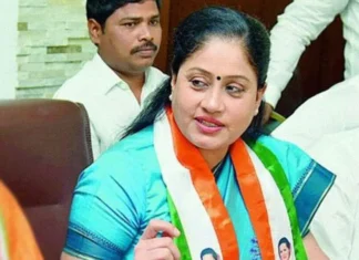 Vijayashanti Eyes Political Comeback Seeks MLC Seat In Congress, Vijayashanti Eyes Political Comeback, Vijayashanti Comeback To Congress, Vijayashanti MLC Seat In Congress, Congress, MLC Elections, Revanth Reddy, Seeks MLC Seat in Congress, Telangana Politics, Vijayashanti, Vijayashanti Eyes Political Comeback, Hyderabad, Hyderabad Live Updates, Latest Hyderabad News, Telangana, TS Politics, TS Live Updates, Political News, Mango News, Mango News Telugu