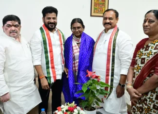AICC Focuses On Kancha Gachibowli Land Dispute Meenakshi Natarajans Visit Gains Significance,AICC Telangana,Cabinet Expansion Congress,Kancha Gachibowli Land Dispute,Meenakshi Natarajan Hyderabad Visit,Telangana Congress Politics,HCU land dispute Updates,Kancha Gachibowli Land Row,Telangana CM,Mango News,Mango News Telugu,HCU land dispute,HCU students,hyderabad news,Hyderabad Protests,Kancha Gachibowli,Telangana CM Revanth Reddy,Telangana Congress,Telangana Government,Kancha Gachibowli Land Dispute,HCU,HCU Land Dispute News,HCU News,HCU Latest News,University Of Hyderabad,CM Revanth Reddy,CM Revanth Reddy Latest News,CM Revanth Reddy News,Telangana,Telangana News,Telangana Latest News,HCU Land Controversy,HCU Land Row,HCU Land Issue,Mango News,Mango News Telugu,Meenakshi Natarajan