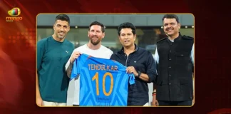 GOAT India Tour Sachin Tendulkar Gifts Lionel Messi 2011 World Cup Jersey