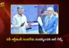 Bill Gates Visits AP RTGS Center, Applauds CM Chandrababu's Vision For Digital Governance