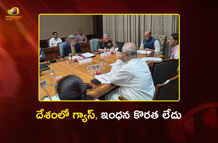 Union Minister Rajnath Singh Assures Steady Supply of Petrol, Diesel and LPG in All-Party Meet Union Minister Rajnath Singh Assures Steady Supply of Petrol, Diesel and LPG in All-Party Meet