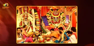 Ministers Konda Surekha and Ponnam Prabhakar Offer Silk Clothes To Balkampet Yellamma